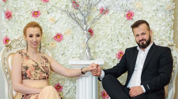 poveste de dragoste deosebita inceputa pe scari