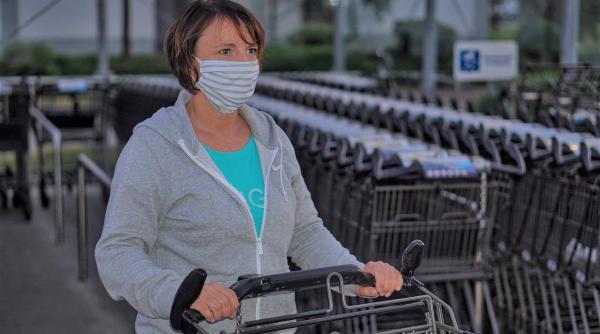 coronavirus mastile devin obligatorii la budapesta in magazine piete si taxiuri