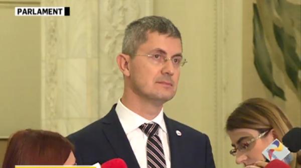 dan barna aparitie surpriza in parlament deputatii nu isi puteau lua ochii de la el