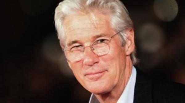 richard gere tata la 70 de ani a asteptat binecuvantare de la dalai lama