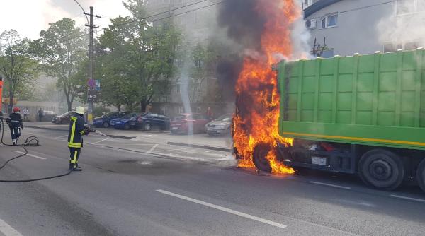 camion in flacari la cluj napoca soferul s a salvat in ultima clipa