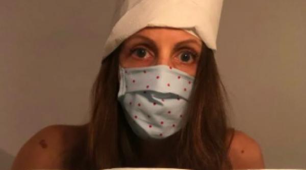 galerie medicii au pozat nud din cauza lipsei echipamentului de protectie