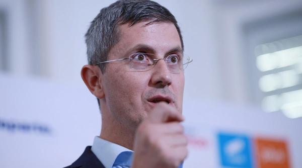 dan barna klaus iohannis se grabeste cand revarsa un potop de laude pentru guvern