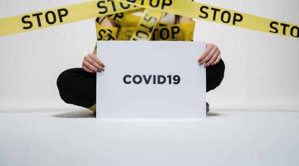 covid 19 comparat cu ebola statistica sumbra 40 la suta sanse sa mori