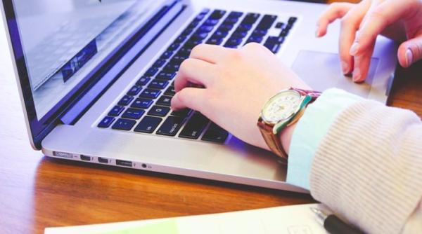 solutie salvatoare pentru invatamantul online miscare care trebuie facuta de toti profesorii