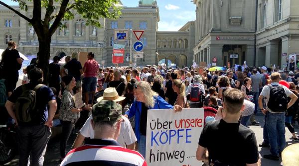 coronavirus elvetienii protest impotriva masurilor de izolare