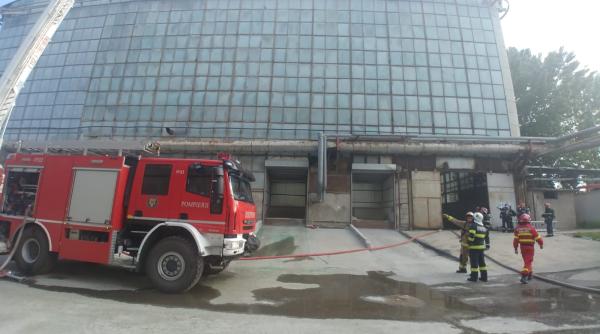 incendiu la fabrica de sticla din bucuresti