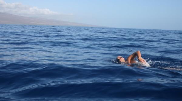 masurile de interdictie sfidate deghizare inedita pentru o baie in mare