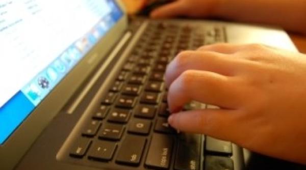 tanar trimis in judecata pentru ca santaja minore pe facebook cum proceda