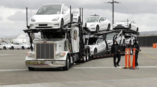 tesla face pace cu autoritatile acord pentru redeschidere