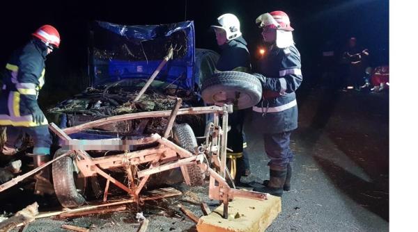impact mortal la tulcea  caruta spulberata de un autoturism  la volan  un tanar de 26 de ani