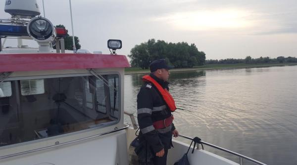 pescar cautat in apele dunarii barca sa gasita in deriva