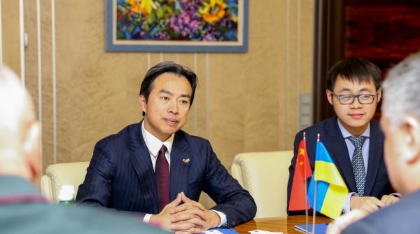 ambasador al chinei gasit mort politia a demarat o ancheta