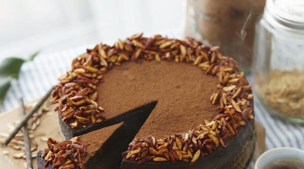 reteta prajitura cu multa ciocolata caramel si krantz desert rapid