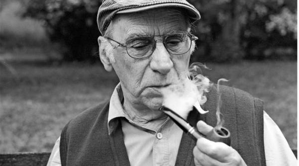 doliu in lumea filmului scenaristul dumitru carabat laureat la cannes a incetat din viata