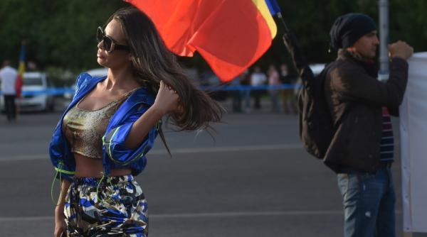 cine este bomba sexy care a innebunit protestatarii din piata victoriei foto
