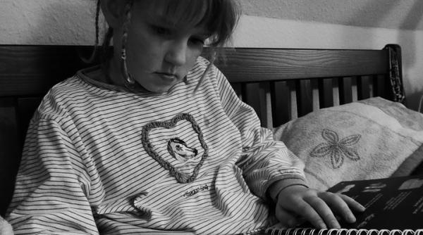 mama revoltata dupa ce a vazut ce tema a primit fiica sa este inca un copil veti fi socati