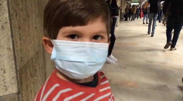 mama unui baietel cu imunodeficienta lasati loc sub soare pentru toti nu numai pentru nesimtiti poartamasca