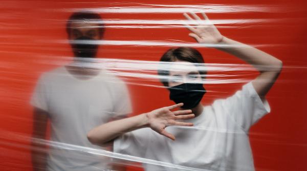 protest de amploare anti restrictii covid zeci de arestari si politisti raniti