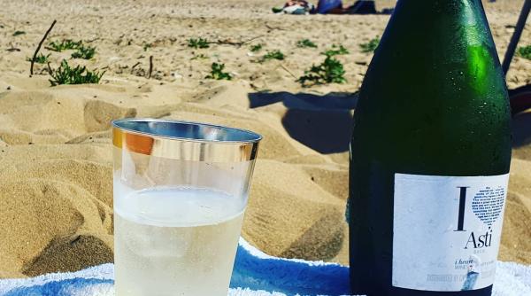 romanii senzatie pe plajele din uk asa arata o zi la soare aici nu e ca in romania foto