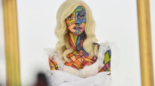 de ce a aparut andreea balan pictata asa in noul videoclip