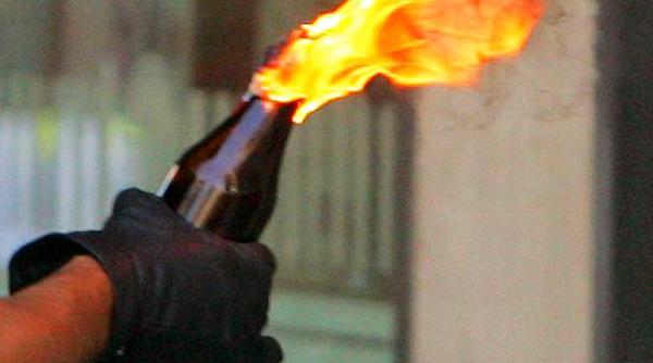 doi tineri din dolj raniti de un cocktail molotov artizanal