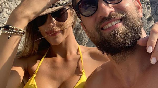 logodnica lui dani otil fara sutien in direct reactia total neasteptata a prezentatorului