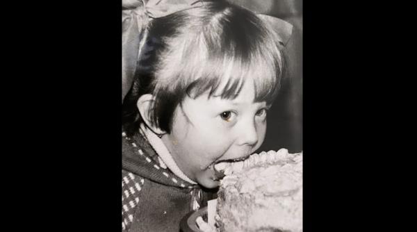 o recunoasteti o vedeti zilnic la tv imagini geniale cu una dintre cele mai apreciate jurnaliste