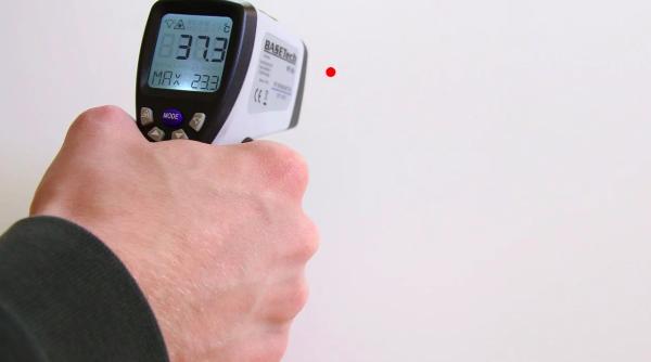 manevra la supermarket cu masurarea temperaturii toata lumea e multumita