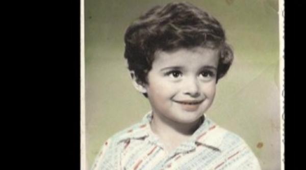 provocare ti ai dat seama cine este in imagine hai ca nu i greu