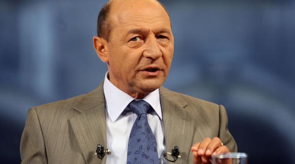 cum a aparut traian basescu la tv video