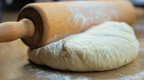 cum faci cel mai bun aluat pentru placinta reteta veche moldoveneasca foarte simplu