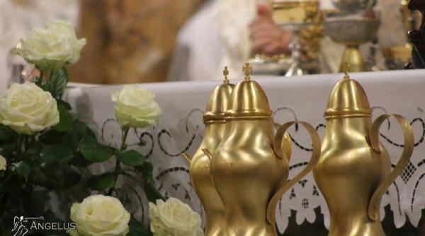 liturghia uleiurilor sfinte eveniment special la catedrala romano catolica sf iosif