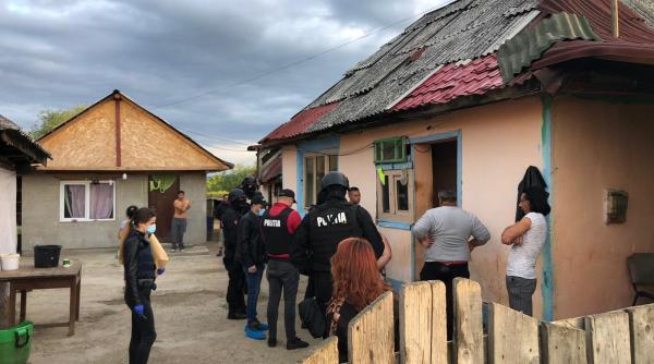 persoane rapite din gari si tinute in sclavie  sub lacat  descinderi diicot