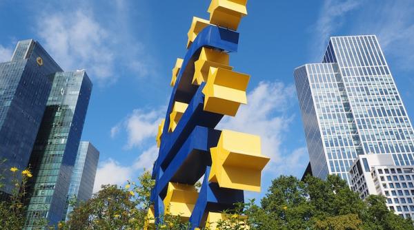 banca centrala europeana dubleaza programul de suport cati bani pune la dispozitia statelor ue