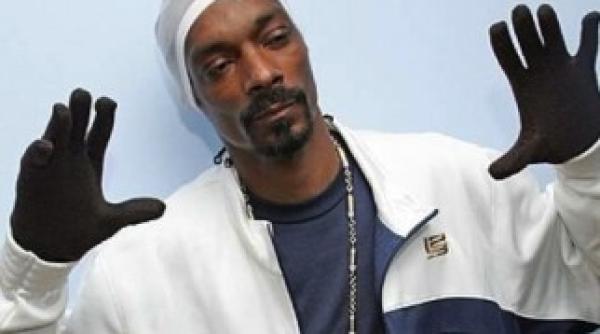 razboi trump biden snoop dogg s a dezlantuit va vota pentru prima data