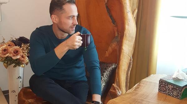 costin marculescu  decedat  dinu maxer  uragan in showbiz ul romanesc  nici gand de sinucidere