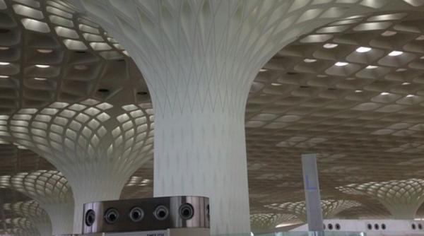 fotbalistul care a dormit doua luni in aeroport din cauza restrictiilor poveste incredibila