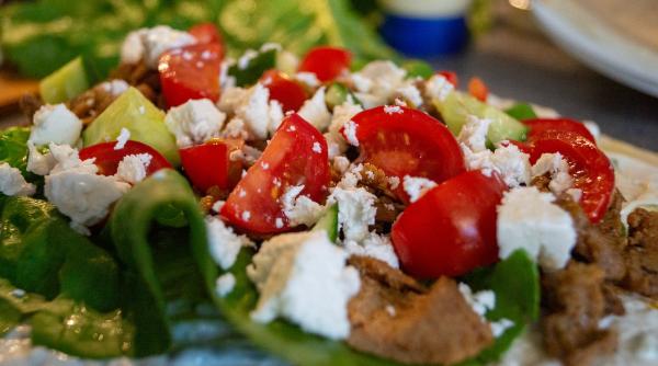 salata cu de toate este cea mai buna incearca delicioasa reteta