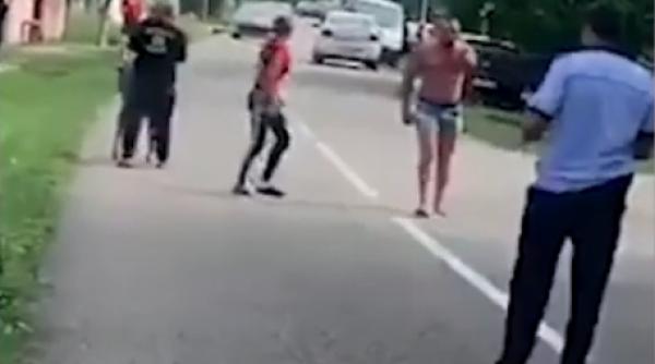 politisti cu pistoale in mana speriati de interlopi la gorj video
