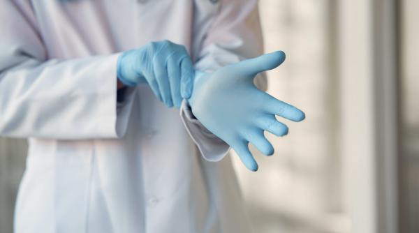 medic diagnosticat cu covid 19 mort