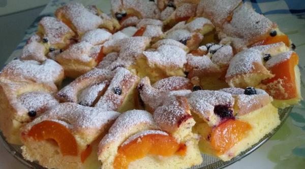 pandispan cu caise cea mai buna prajitura reteta este foarte simpla