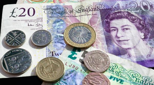 banca angliei pompeaza 110 miliarde euro in economia marii britanii