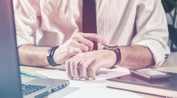 amenzi pentru patronii care pun angajatii sa lucreze peste program