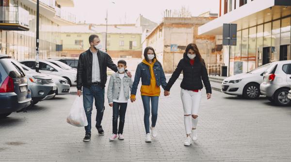 v ati saturat de parcuri si terase locul din bucuresti unde nu i nici covid 19 nici aglomeratie foto