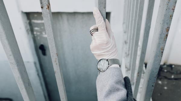 cine e omul care a declarat razboi coronavirusului in romania si a iesit castigator