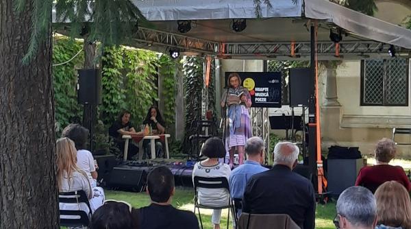 institutul cultural roman si a redeschis portile cu un maraton liric dezbatere si concert