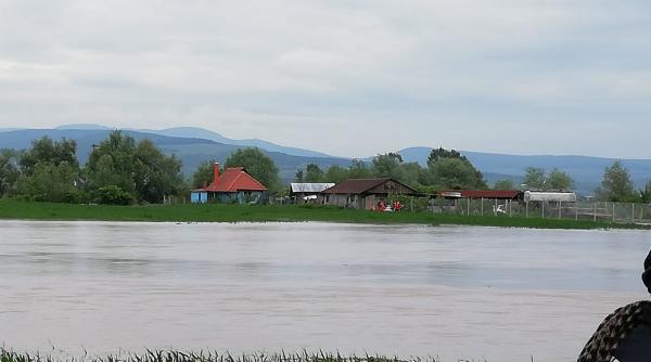 inundatii in valea jiului judetul hunedoara drumul national dn 66a este blocat