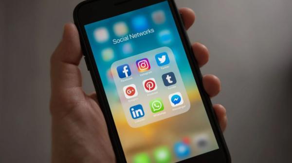 facebook modificare importanta vesti bune pentru utilizatorii pe mobil