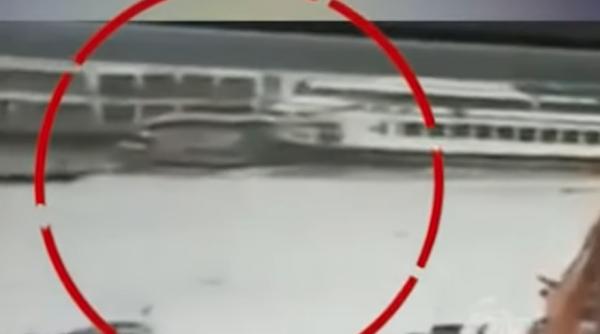 video  tragedie pe apa  s a scufundat in 10 secunde  29 de morti dupa ciocnirea a doua feriboturi